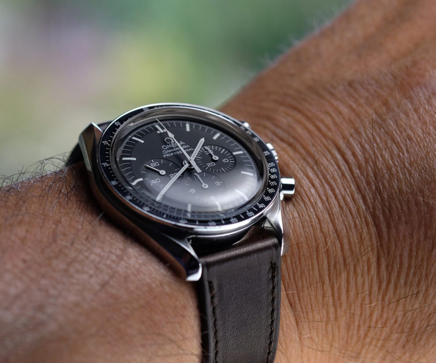 Alternative view of CLASSIC SMOOTH CHOCOLATE BROWN (tone-on-tone)